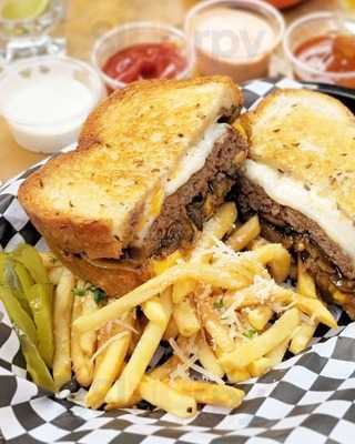 Old Tavern Bar And Grill