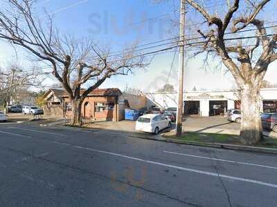 Old Tavern Bar And Grill