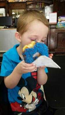 Chris's Cakes And Donuts