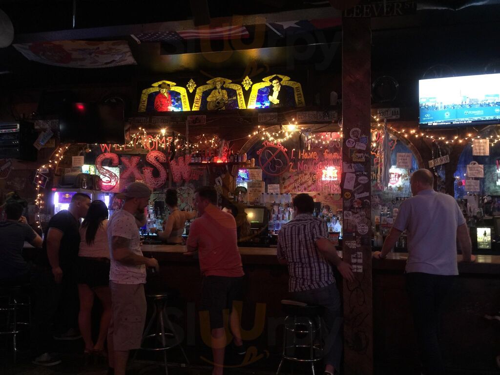 Coyote Ugly Saloon