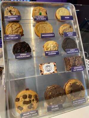 Insomnia Cookies