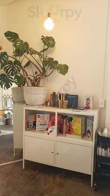 Vivienne Kitchen & Pantry