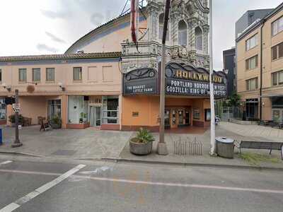 Vivienne Kitchen & Pantry