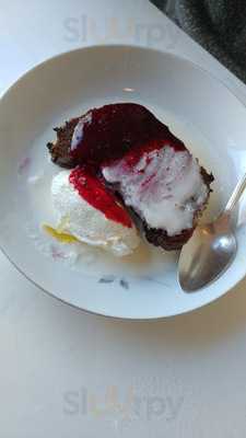 Vivienne Kitchen & Pantry