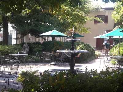 Garnett's At The Valentine