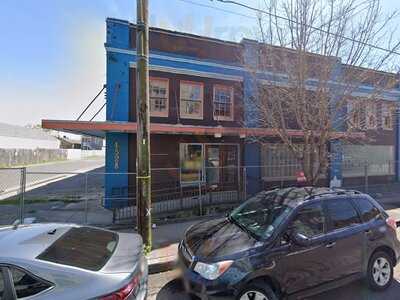 Freret Street Publiq Hous