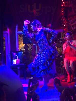 Tapas Y Tintos Midtown