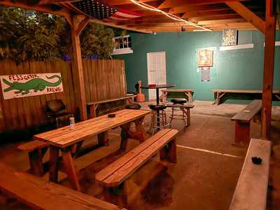 Robert's Bar And Liquor Store