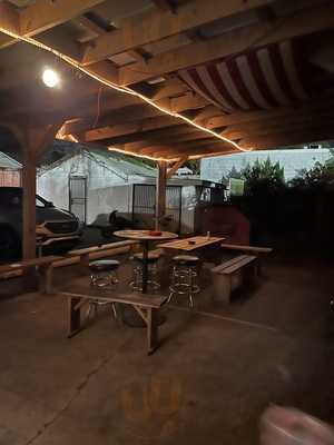 Robert's Bar And Liquor Store