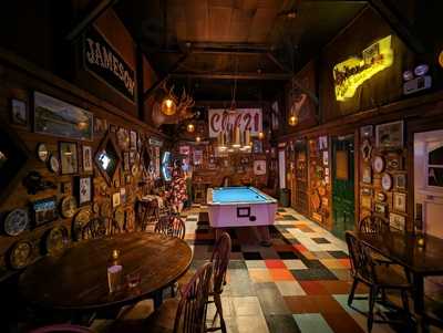 Holman's Bar & Grill