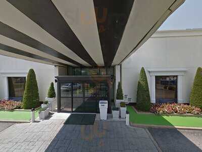 Jet Set Bar And Grill