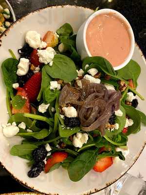 Trade Root Restaurant & Lounge, The Whitely Hotel