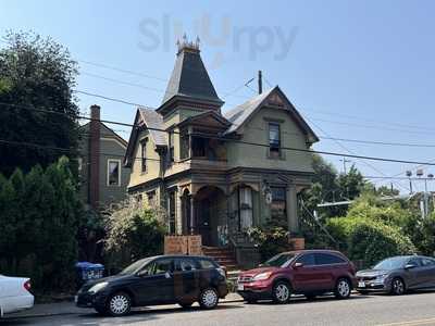 Pied Cow Coffeehouse