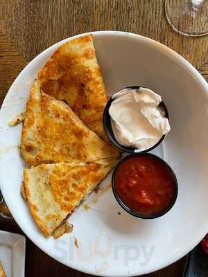 Quattro Trattoria + Pizzeria