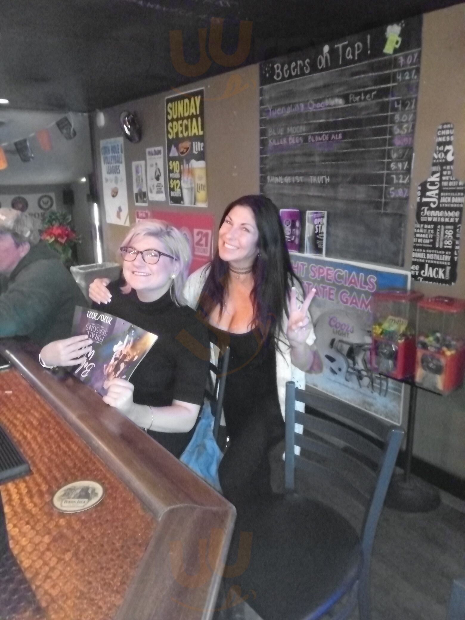 Bottoms Up Bar And Grill