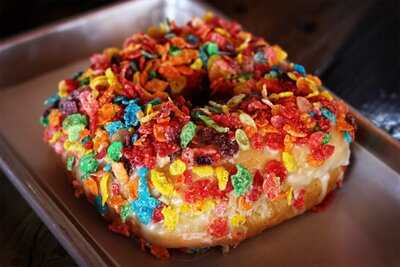 Streetcar Merchants Of Fried Chicken, Doughnuts & Coffee