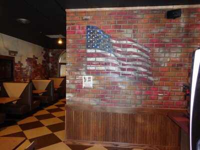 Sam & Louie's Italian Restaurant & New York Pizzeria