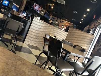 Sam & Louie's Italian Restaurant & New York Pizzeria