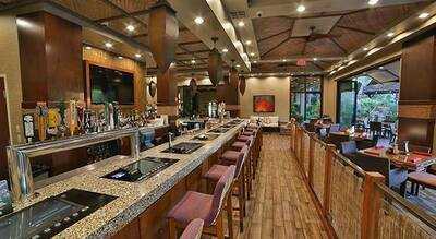 Seventeen South Booze & Bites