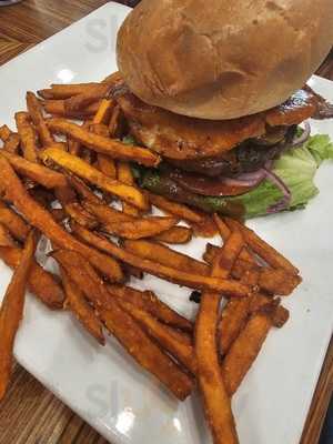 Seventeen South Booze & Bites