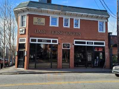 Dark Horse Tavern & Grill