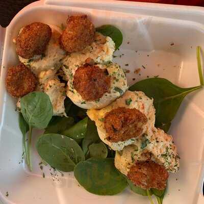 Peewee’s Crabcakes On The Go