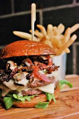 Eta Restaurant + Bar