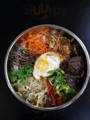 Chas Market & Kitchen