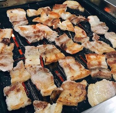 Chas Market & Kitchen