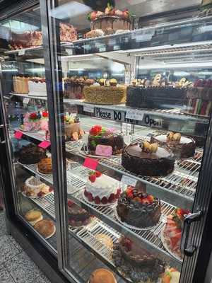 Elegante Pastry Shop
