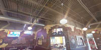 Sam & Louie's Italian Restaurant & New York Pizzeria