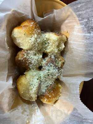 Manhattan Chicago Pizza Kendall