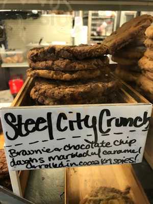 Good L'oven Cookie Shop Too