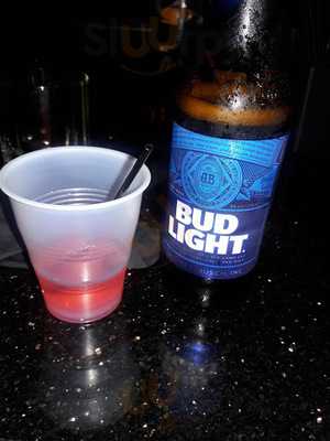 Boujetto's Bar & Grill