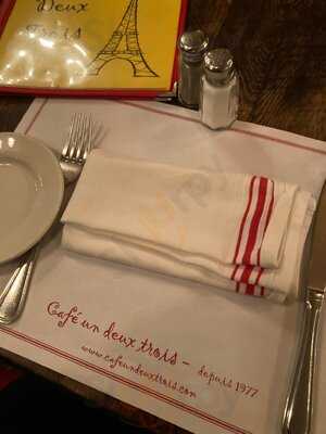 Cafe Un Deux Trois