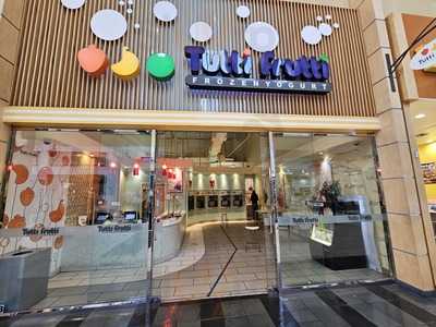Tutti Frutti Frozen Yogurt