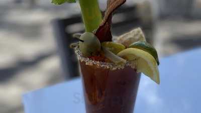 Icon Restaurant & Lounge