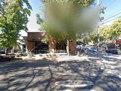 Icon Restaurant & Lounge