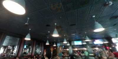 Icon Restaurant & Lounge