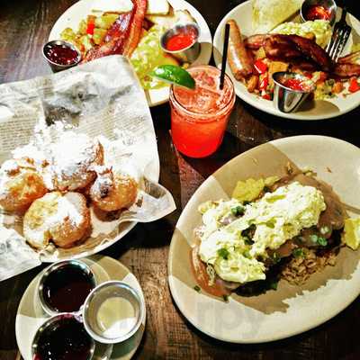 Icon Restaurant & Lounge