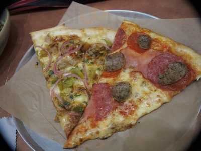 Pagliacci Pizzeria - University