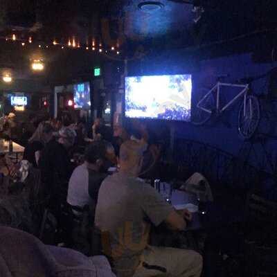 Suki's Bar And Grill