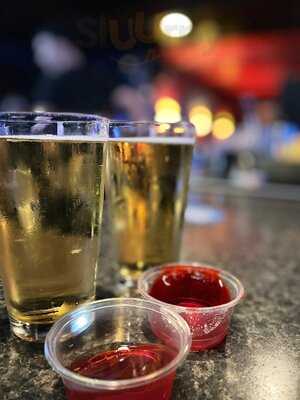 Suki's Bar And Grill