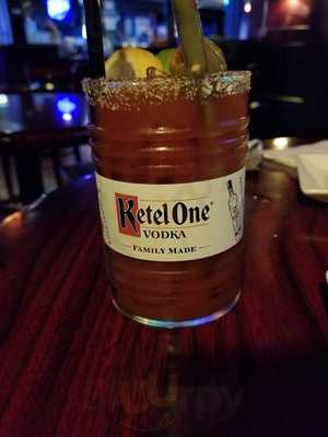 Suki's Bar And Grill