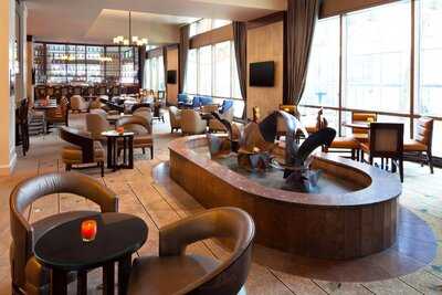 Fountain Wine Bar And Lounge