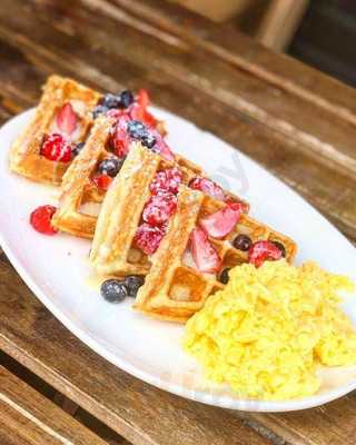 Creme Brulee Bistro & Cafe