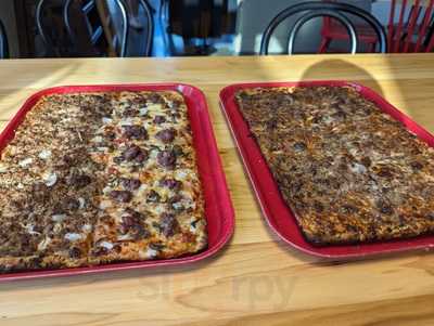 La Casa Pizzaria Pacific Springs