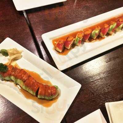 Tanoshii Sushi - West Loop