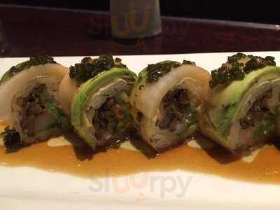 Tanoshii Sushi - West Loop