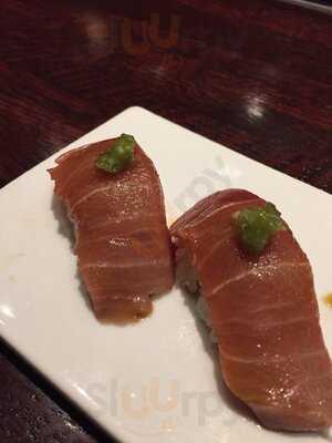 Tanoshii Sushi - West Loop